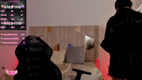 dahia  online show from February 13, 9:30 am