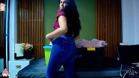  Dahiana  online show from February 22, 7:25 pm