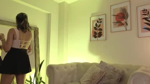 Dahiann Walcott online show from March 2, 5:53 pm