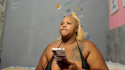 Snapshot of dahianajoss chatting on February 5, 9:40 pm Ebony Sex Dahian online show from February 5, 9:40 pm