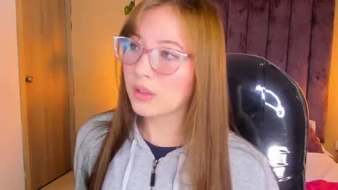 Dahlia online show from November 9, 5:00 pm