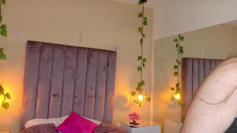 Dahlia online show from February 14, 5:26 am