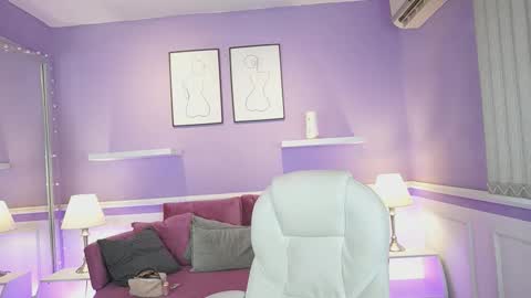 Dahlia Grey online show from September 17, 11:34 am