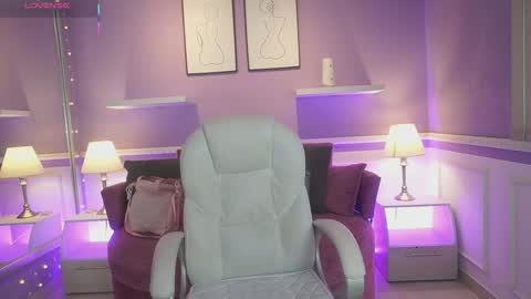 Dahlia Grey online show from October 10, 11:42 am