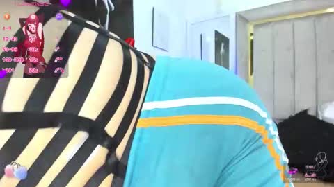 Snapshot of dahlialee chatting on February 27, 12:05 pm Dahlialee online show from February 27, 12:05 pm