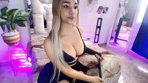 dahnia_cruz online show from November 26, 3:46 pm
