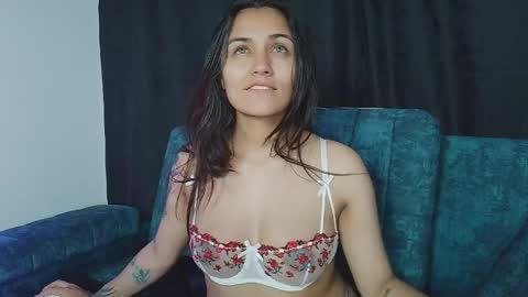 daila_ online show from April 14, 1:22 am