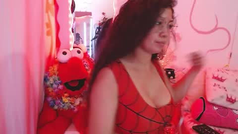 Snapshot of daina_flower chatting on April 23, 5:19 am DAINA online show from April 23, 5:19 am