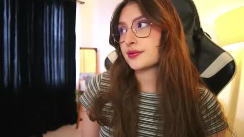 Lauren            online show from November 25, 3:01 pm