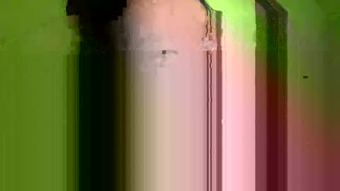 Snapshot of daisnconfusion_ chatting on December 16, 6:16 pm daisnconfusion_ online show from December 16, 6:16 pm