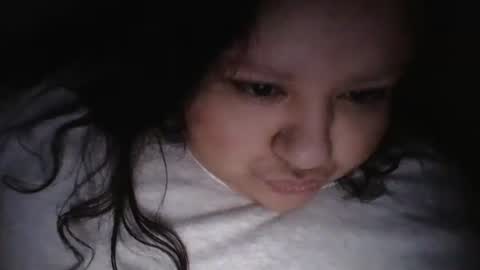 Snapshot of daisnconfusion_ chatting on February 20, 1:36 am daisnconfusion_ online show from February 20, 1:36 am