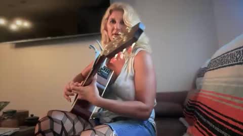 Daisy137 online show from June 3, 6:24 pm