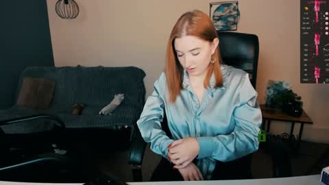 Little Di online show from December 2, 10:34 pm