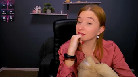 Little Di online show from December 10, 4:24 am