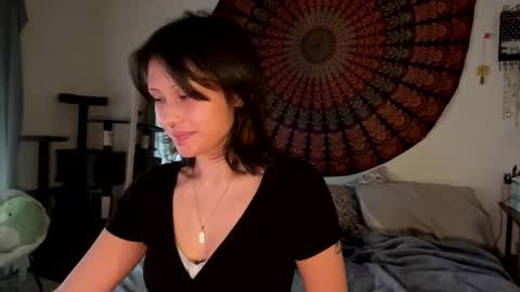 Daisy online show from February 3, 9:31 pm