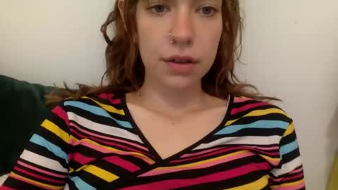 Snapshot of daisybaby699 chatting on October 25, 4:46 pm DaisyB3 online show from October 25, 4:46 pm