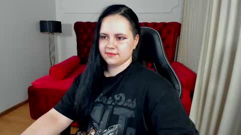 DaisyHarts online show from July 26, 5:31 pm