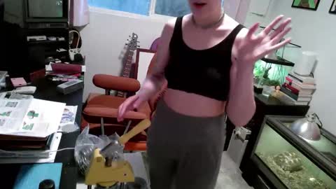 Snapshot of daisymynx chatting on March 20, 1:21 am daisymynx online show from March 20, 1:21 am