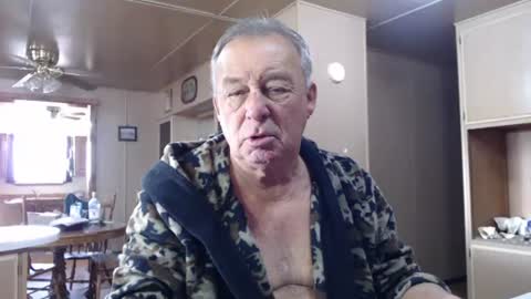 Snapshot of dakit2 chatting on December 4, 3:54 pm dakit online show from December 4, 3:54 pm