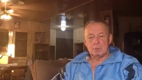 Snapshot of dakit2 chatting on November 23, 3:01 pm dakit online show from November 23, 3:01 pm