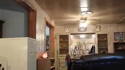 Snapshot of dakit2 chatting on December 14, 4:34 pm dakit online show from December 14, 4:34 pm