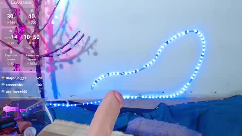 Snapshot of dakkotta_curvy chatting on December 15, 8:19 am VALENTINA online show from December 15, 8:19 am