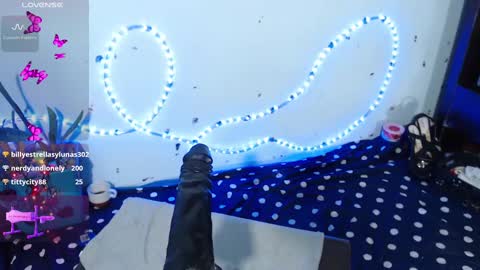 Snapshot of dakkotta_curvy chatting on March 1, 9:18 am VALENTINA online show from March 1, 9:18 am