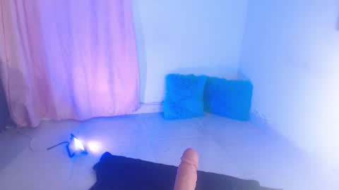 Snapshot of dakkotta_curvy chatting on November 1, 8:49 am VALENTINA online show from November 1, 8:49 am