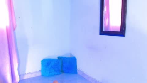 Snapshot of dakkotta_curvy chatting on November 9, 8:18 pm VALENTINA online show from November 9, 8:18 pm