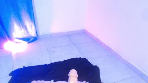 Snapshot of dakkotta_curvy chatting on November 23, 6:57 am VALENTINA online show from November 23, 6:57 am