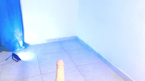 Snapshot of dakkotta_curvy chatting on December 1, 1:10 am VALENTINA online show from December 1, 1:10 am