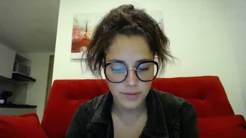 IG  dakotasofiaa online show from December 1, 4:39 am