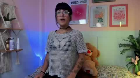 Dakota  online show from May 29, 4:10 am