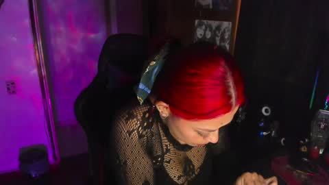 Snapshot of dakota_crab chatting on February 7, 10:20 pm Dakota Crab online show from February 7, 10:20 pm
