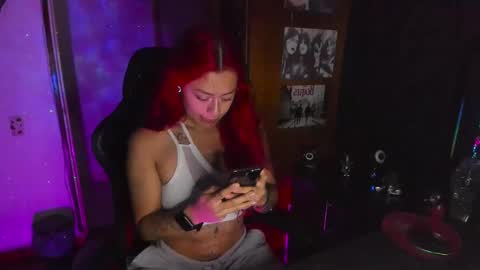 Snapshot of dakota_crab chatting on February 20, 1:03 am Dakota Crab online show from February 20, 1:03 am