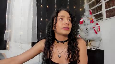 Snapshot of dakota_m01 chatting on December 21, 1:36 am Dakota online show from December 21, 1:36 am