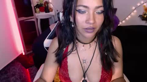 Caroliina online show from September 12, 9:15 pm