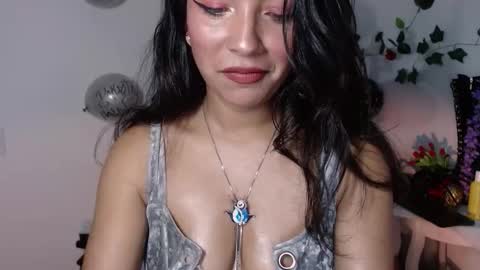 Caroliina online show from October 25, 9:09 pm