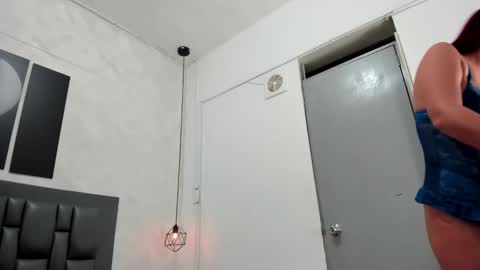 Snapshot of dakota_roussee chatting on March 13, 1:07 pm Dakota online show from March 13, 1:07 pm