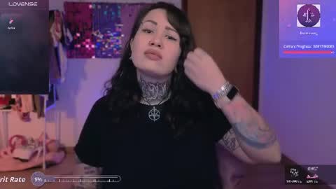 Snapshot of dakotacandy_ chatting on June 25, 10:47 pm Dakota online show from June 25, 10:47 pm