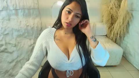 Snapshot of dakotha_v chatting on February 17, 3:14 am Dakotha online show from February 17, 3:14 am