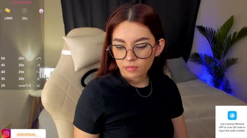 dakottaa__ online show from December 21, 10:40 pm