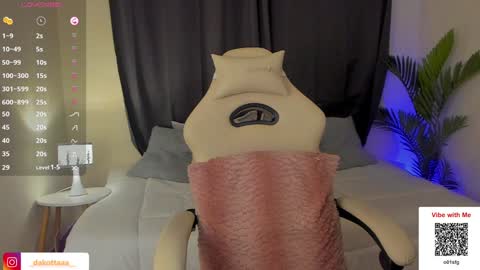 dakottaa__ online show from January 19, 1:32 am