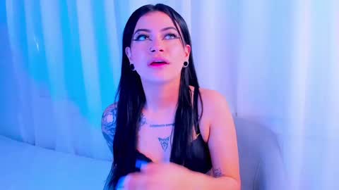 Snapshot of dakottahill chatting on February 27, 8:42 pm   online show from February 27, 8:42 pm