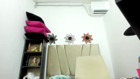  Ren  online show from September 14, 12:32 am