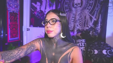 dalia_vorhees online show from April 1, 1:28 am