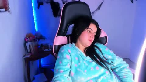 Snapshot of daliaapril22 chatting on October 15, 5:07 am Dalia April online show from October 15, 5:07 am