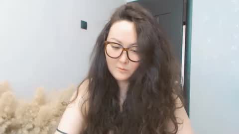 Snapshot of dalidayes chatting on June 6, 6:18 am Dali online show from June 6, 6:18 am