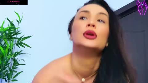 Snapshot of daliyaa_ chatting on October 24, 5:48 am daliyaa_ online show from October 24, 5:48 am