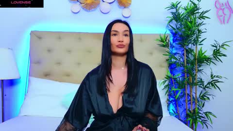 Snapshot of daliyaa_ chatting on October 27, 12:53 pm daliyaa_ online show from October 27, 12:53 pm